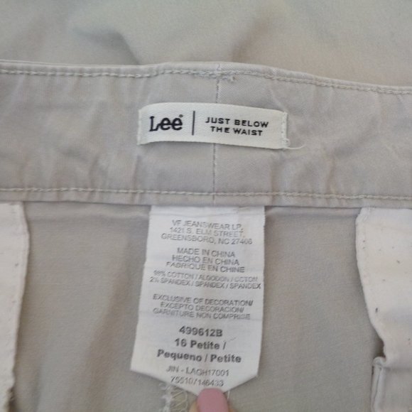 Lee Just Below The Waist Capris Pants Crop Beige Cropped Petite Size 16P - Picture 3 of 5